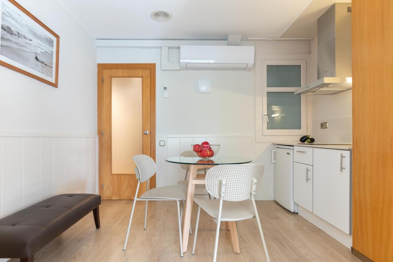 Atica Apartments - By Weflating Барселона Екстериор снимка