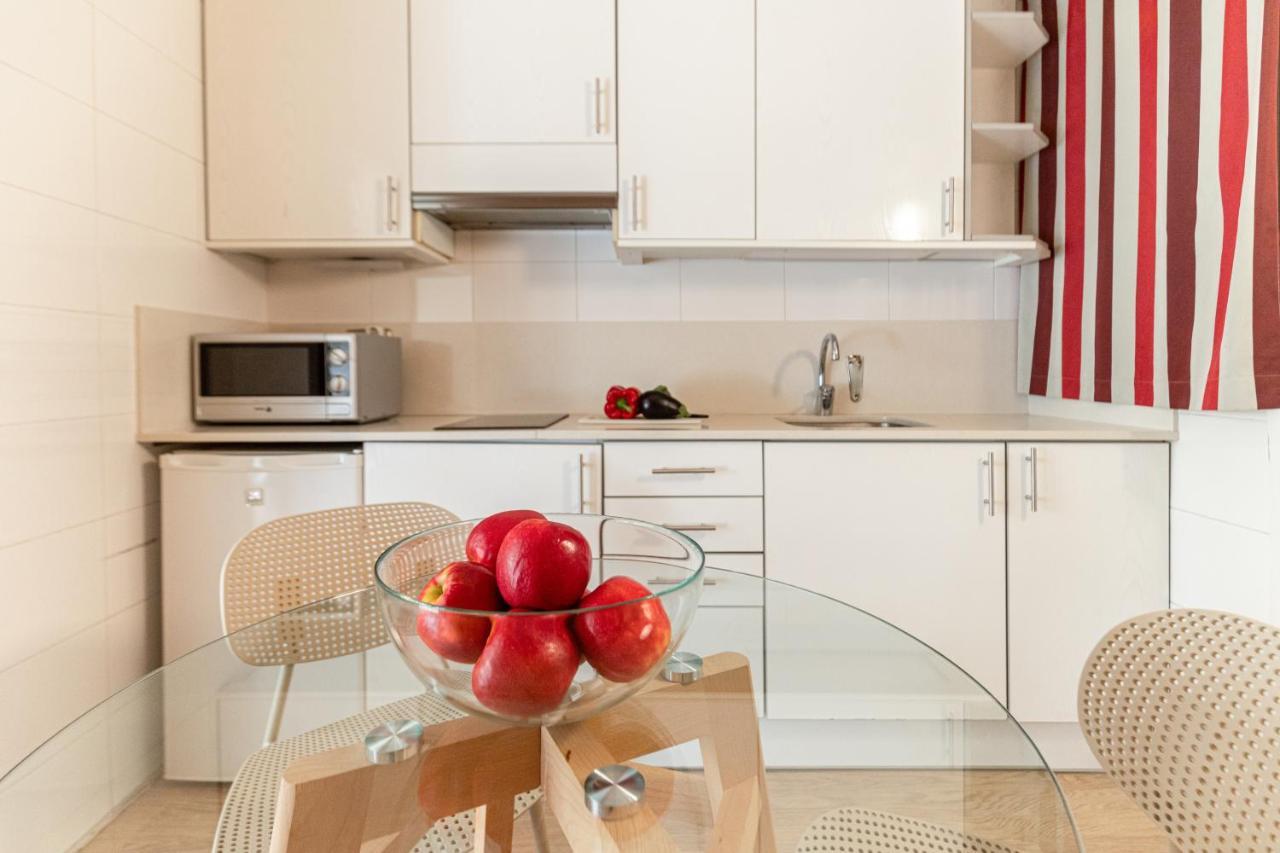 Atica Apartments - By Weflating Барселона Екстериор снимка