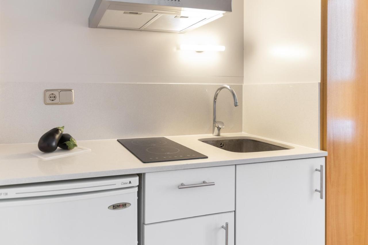 Atica Apartments - By Weflating Барселона Екстериор снимка