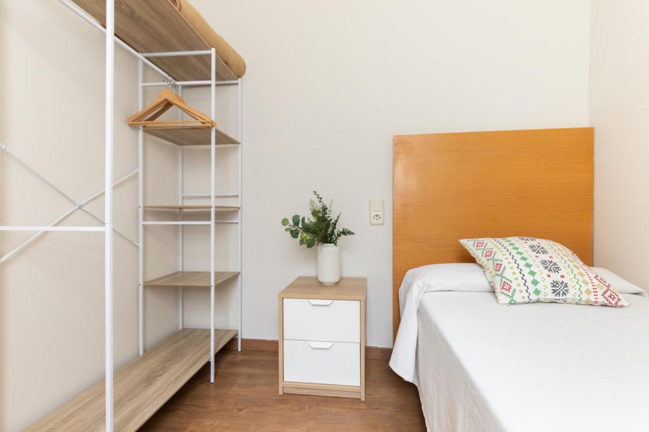 Atica Apartments - By Weflating Барселона Екстериор снимка