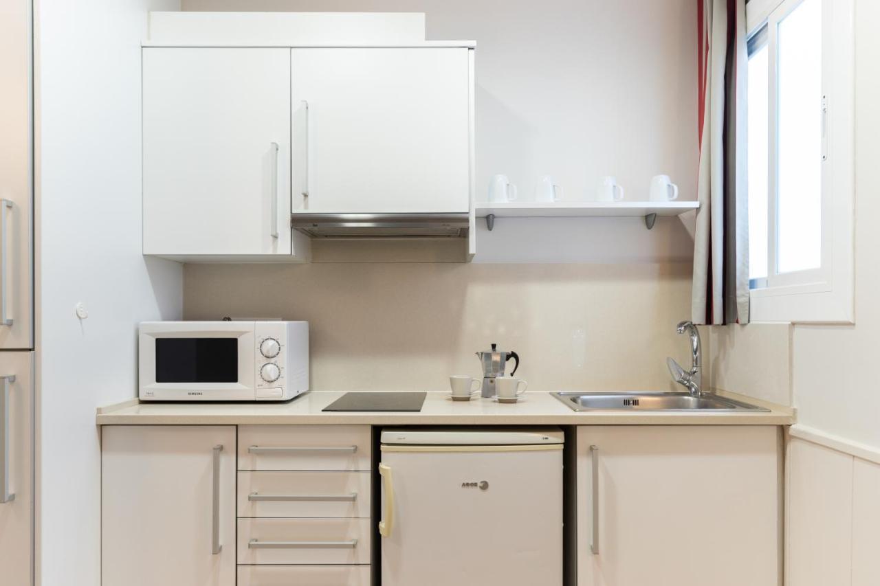 Atica Apartments - By Weflating Барселона Екстериор снимка