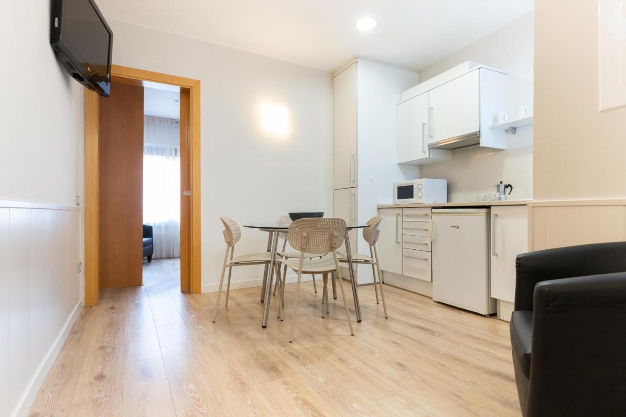 Atica Apartments - By Weflating Барселона Екстериор снимка
