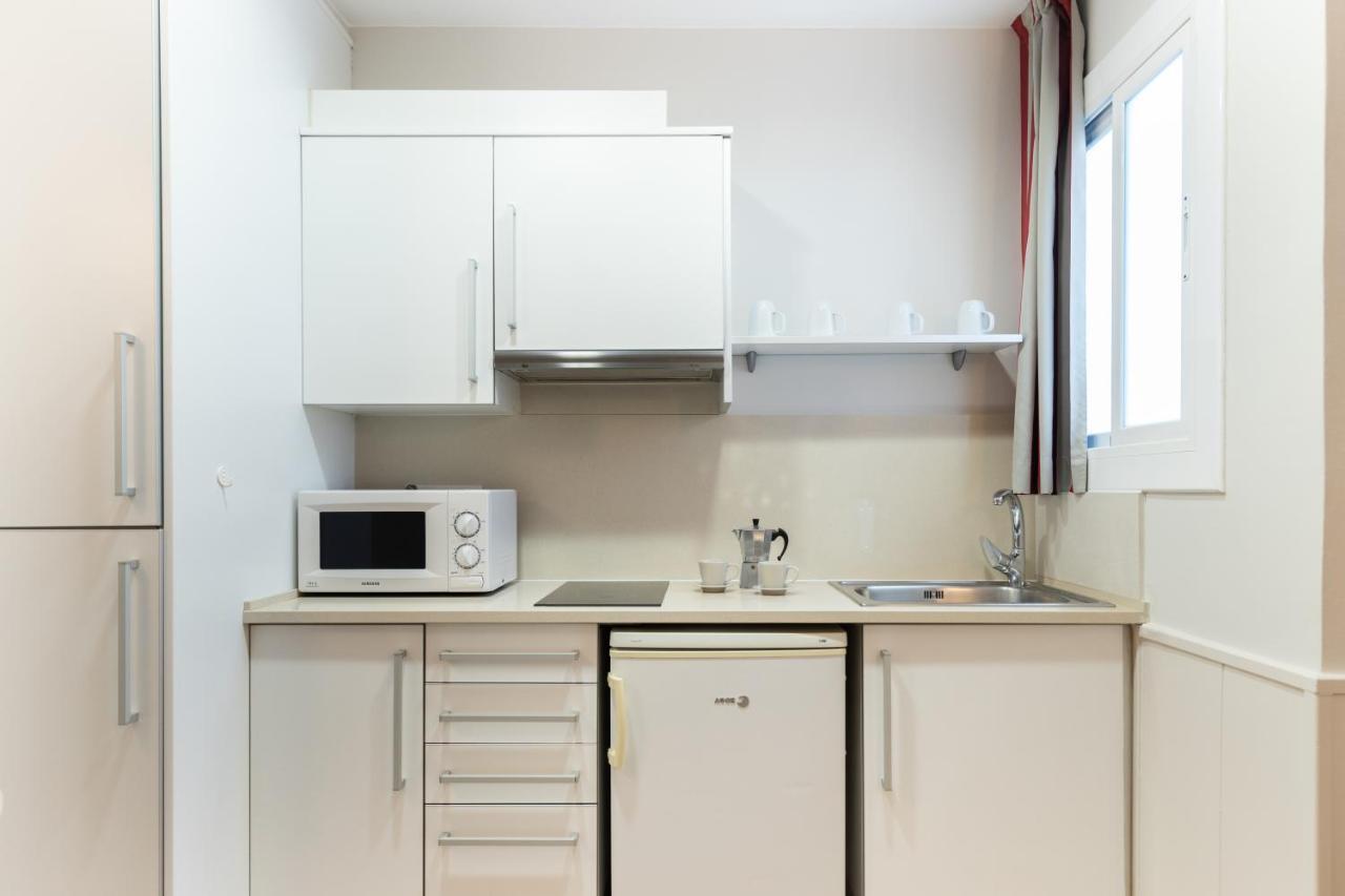 Atica Apartments - By Weflating Барселона Екстериор снимка
