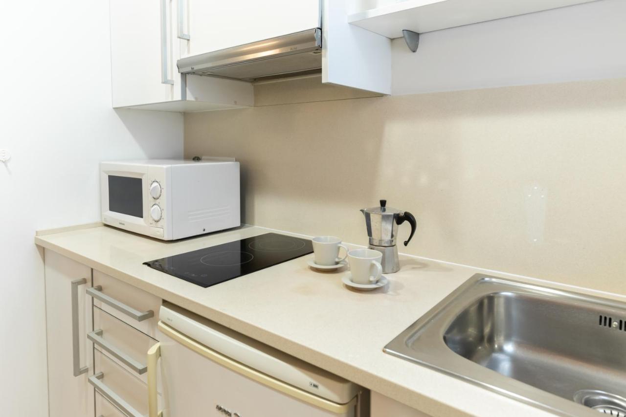 Atica Apartments - By Weflating Барселона Екстериор снимка